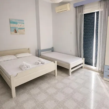Galatas Home * Galatás
