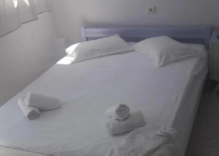 Galatas Home * Galatás